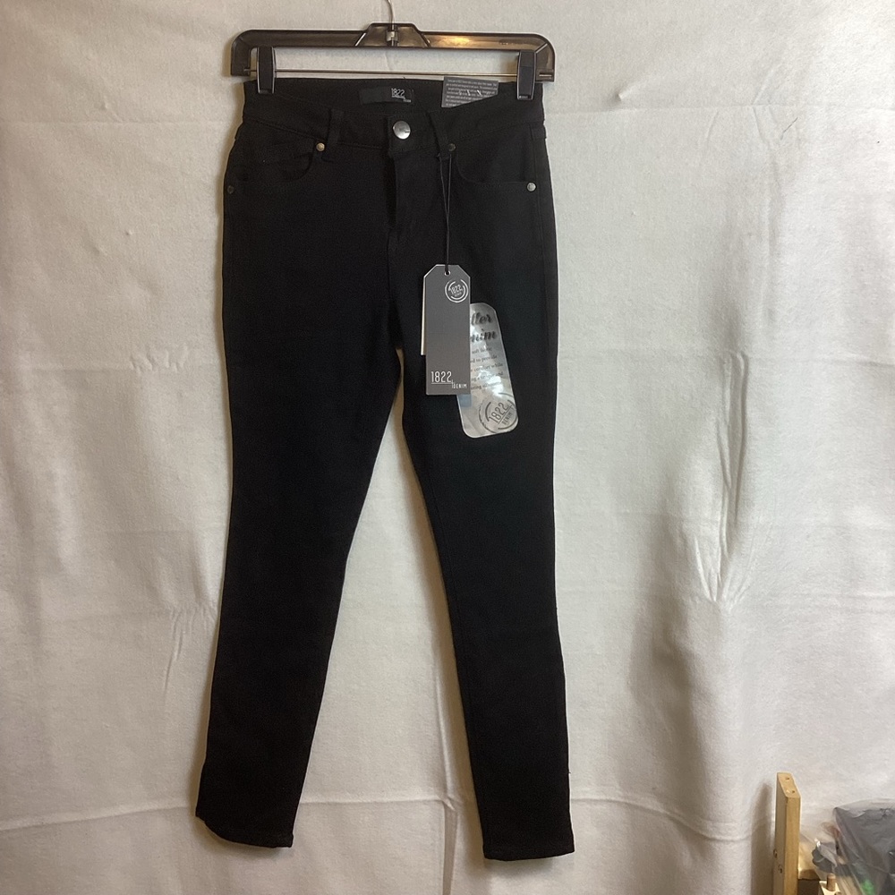1822 women’s skinny jeans new with tags size 2